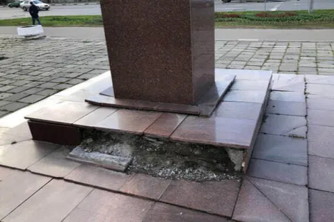 В Ярославле не нашлось желающих ремонтировать памятник Фрунзе