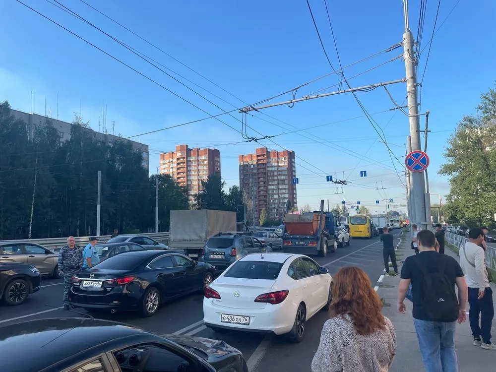 Ярославль встал в пробку из-за отраженной атаки беспилотников