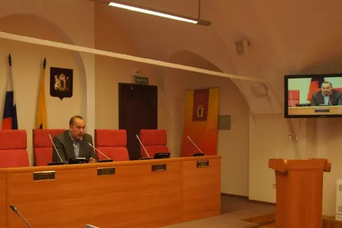 Студенты ЯрГУ посидели в депутатских креслах Ярославской областной Думы