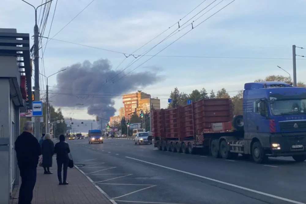 В Ярославле после пожара на НПЗ взяли пробы воздуха 