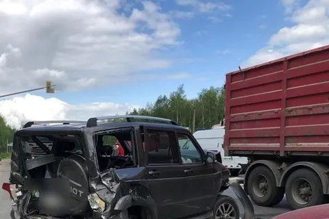 «Жуткое зрелище»: в Ярославской области произошло ДТП с семью машинами