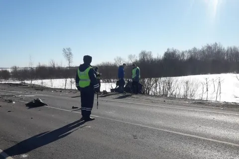 Под Ярославлем при столкновении с битумовозом погиб водитель «ВАЗа»