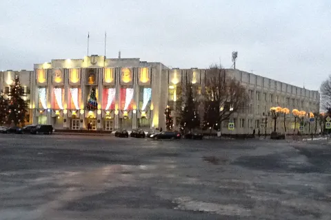 Советская площадь Ярославля к Новому году готова. С фото