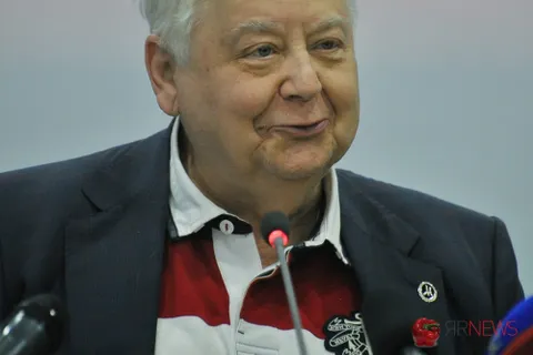 Олег Табаков в Ярославле дал пресс-конференцию. Фоторепортаж