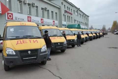 Муниципальные районы получили новые школьные автобусы