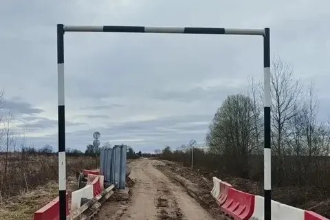 В Ярославской области забетонировали ограничитель для большегрузов