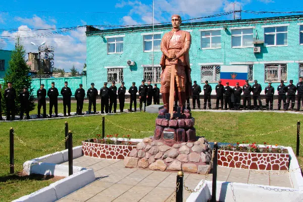 В Ярославской области заключенные создали памятник Неизвестному солдату