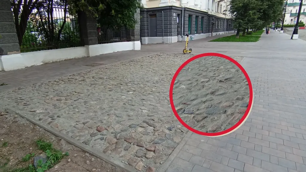 В центре Ярославля уложили старинную булыжную мостовую