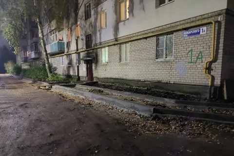 «План по травмам обеспечен»: в ярославском дворе потеряли подрядчика