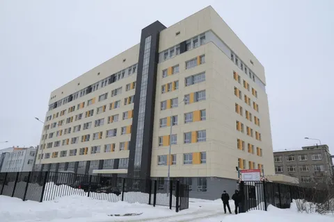 Михаил Евраев проконтролировал ход строительства онкобольницы и детской поликлиники в Ярославле