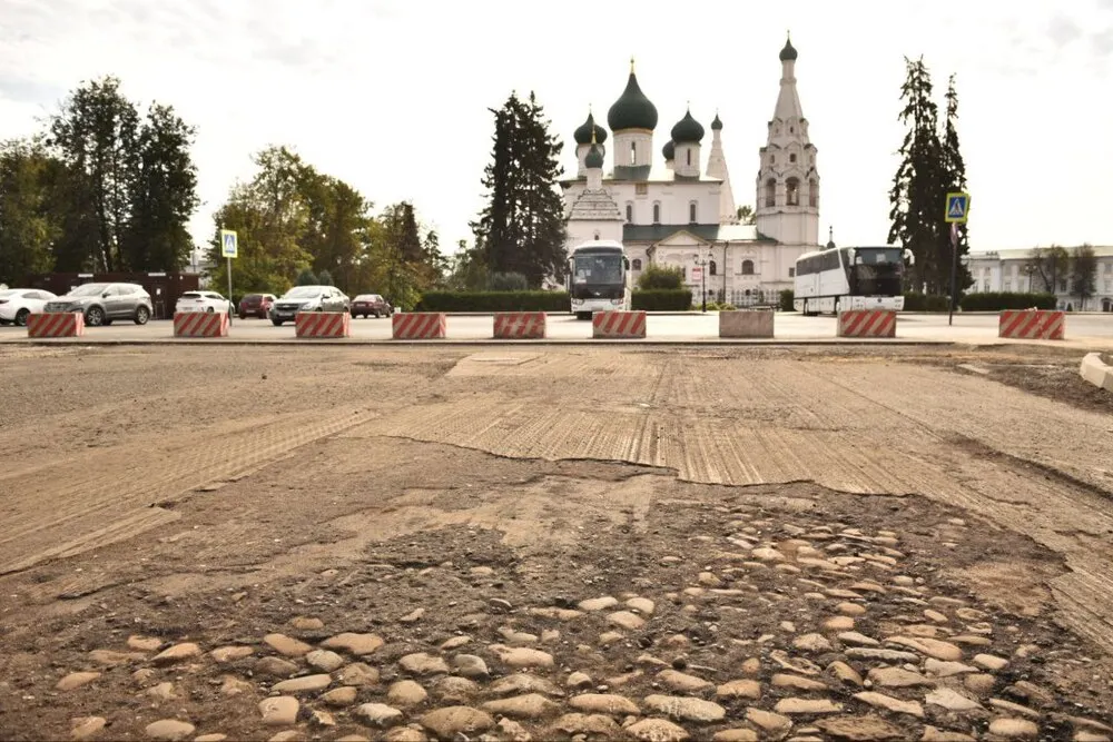 В Ярославле готовятся к укладке брусчатки на Советской улице 