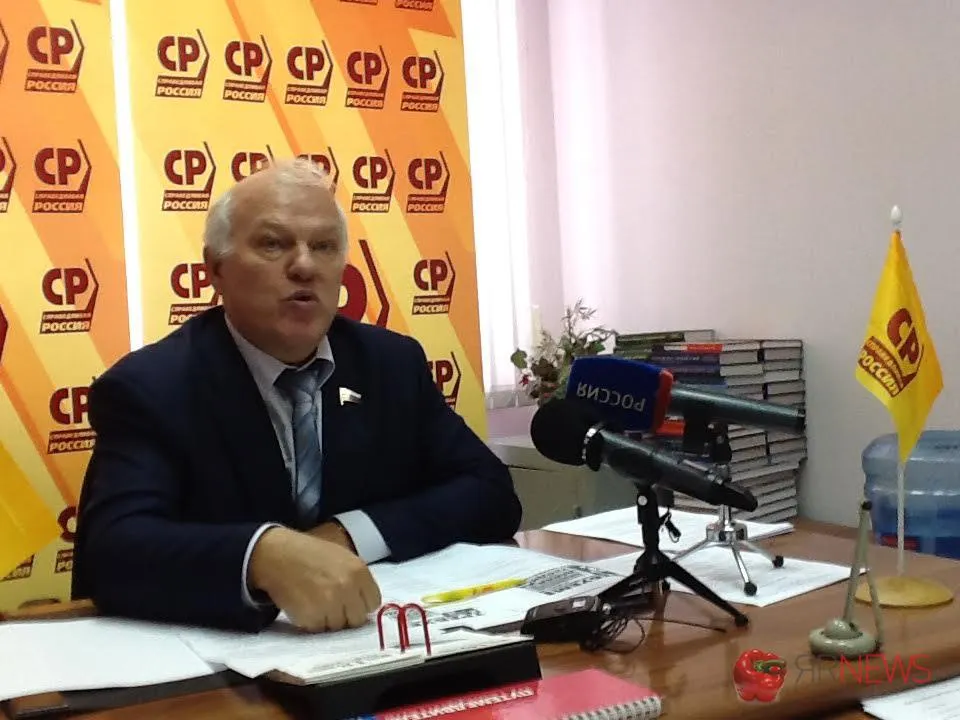 Анатолий Грешневиков за дорогу молодым, но сам собирается в Госдуму восьмой раз подряд