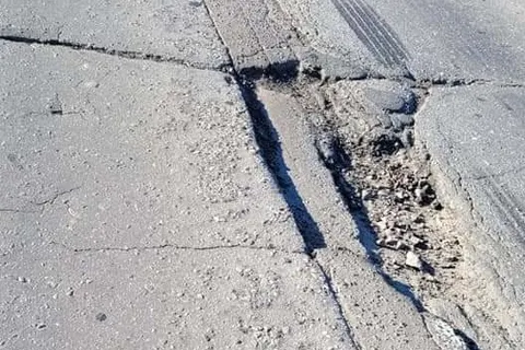 Ямы на дорогах Ярославской области приобрели международную известность 