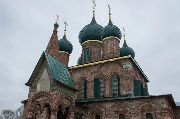 Ярославль: дорогу к храму показывать туристам стыдно