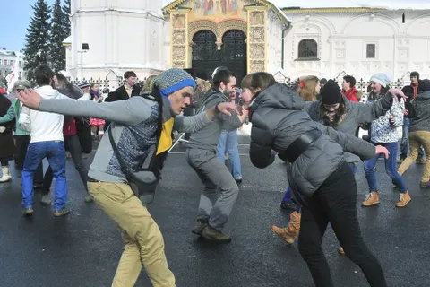В Ярославле на Советской площади станцевали буги-вуги. Фоторепортаж