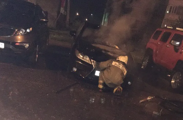В выходные в Ярославле сгорел дорогой «Лексус»