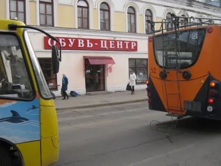 В Рыбинске столкнулись троллейбус и маршрутка