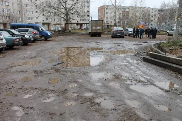 Скандал с фонтаном в Ярославле продолжился во дворе Ростова?
