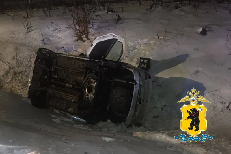 Под Ярославлем пьяный мужчина на угнанном авто улетел в кювет
