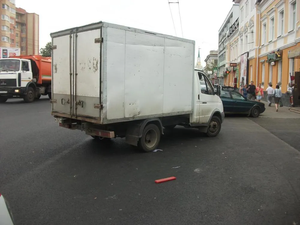 В центре Ярославля грузовик сбил 18-летнего велосипедиста