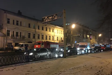 В центре Ярославля горит здание военного комиссариата: фото