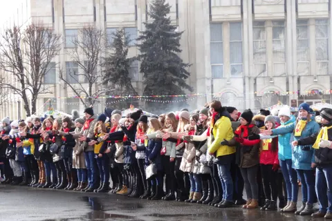 В Ярославле более двух тысяч человек «дали пять» друг другу