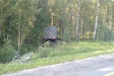В Ярославской области КамАЗ «улетел» в кювет