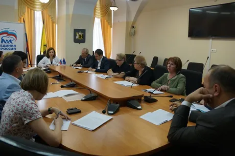 В Ярославской областной Думе обсуждали идею четырех базовых школьных предметов