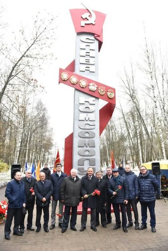 В Ярославле открыли  стелу