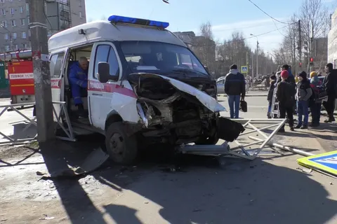 В Ярославле лишили прав водителя, не пропустившего скорую