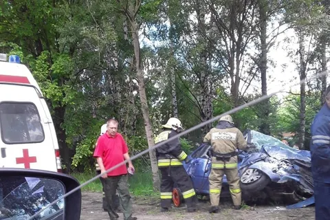 На выезде из Ярославля произошло серьезное ДТП: видео с места