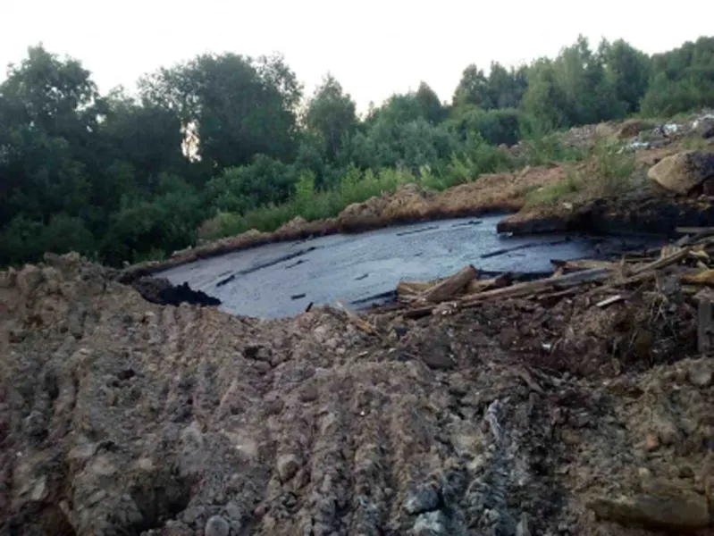 Нефтяное озеро нашли под Ярославлем