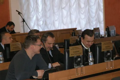 Мэрия Ярославля разводит руками и ссылается на объективные трудности