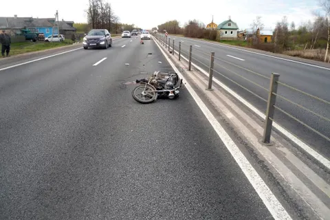 В Ярославской области мопед врезался в дорожное ограждение