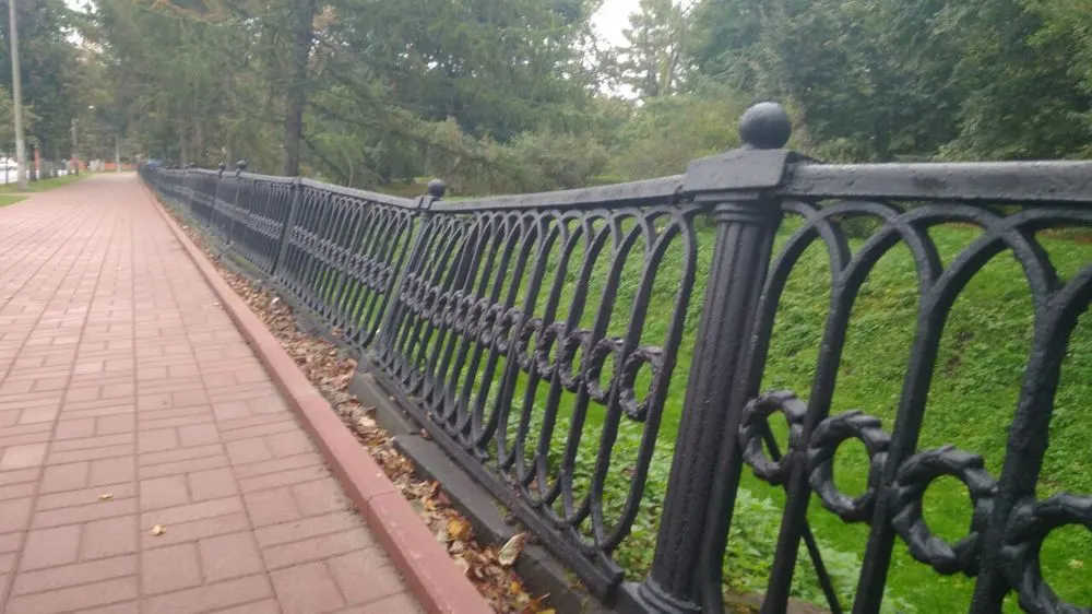 Чугунное ограждение на Которосльной набережной в Ярославле отремонтируют