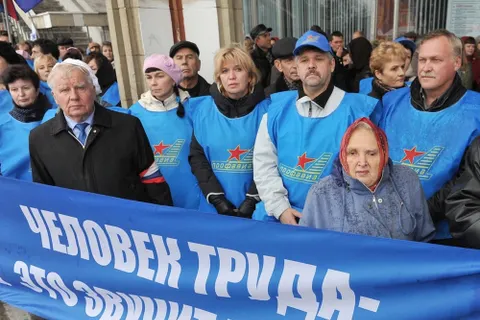 Митинг профсоюзов прошел в Ярославля для галочки. Фоторепортаж