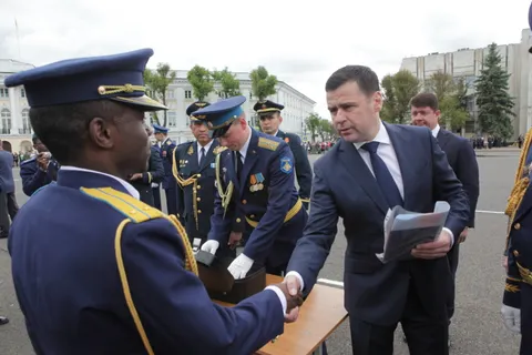 Более ста выпускников торжественно отметили окончание Ярославского училища ПВО