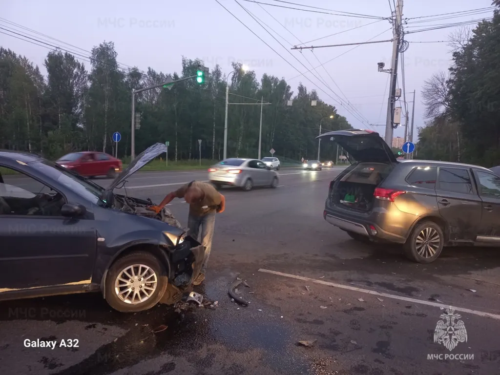 В ДТП двух иномарок в Ярославле есть пострадавшие