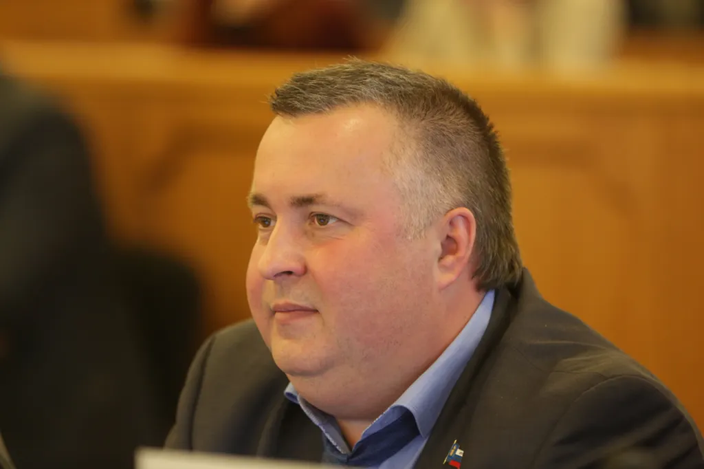 Два депутата муниципалитета Ярославля сложили полномочия
