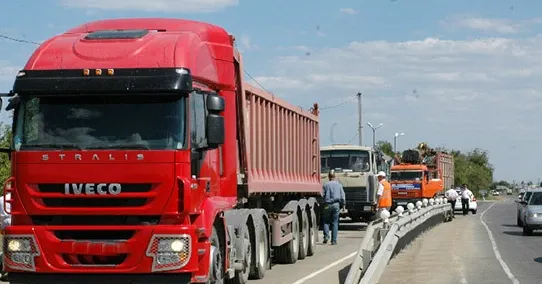 В Ярославской области со счета дальнобойщика списали 150 тысяч рублей
