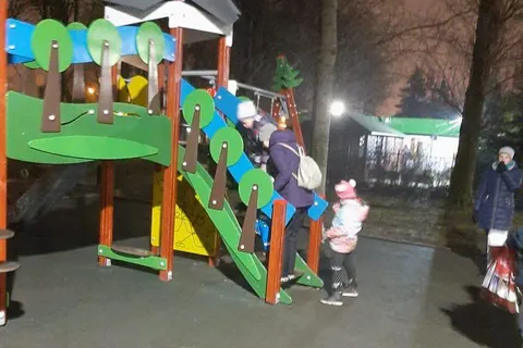 В Ярославле в парке на новой детской площадке пострадал ребенок