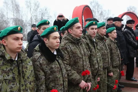 Сергей Ястребов принял участие в митинге, посвященном Дню защитника Отечества