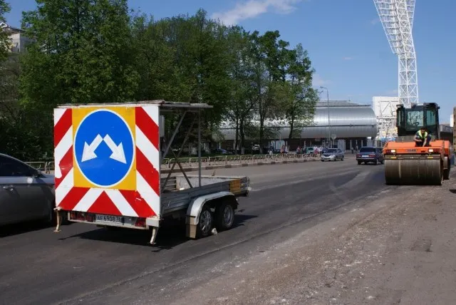 В Ярославле начали асфальтировать улицу Победы