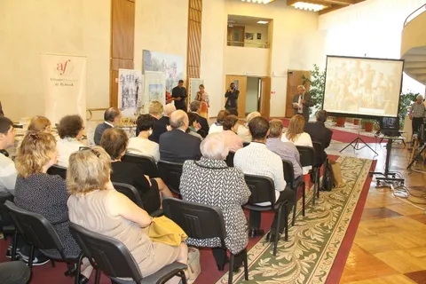 В Рыбинске открылась фотовыставка «Оржер» - замок русских»