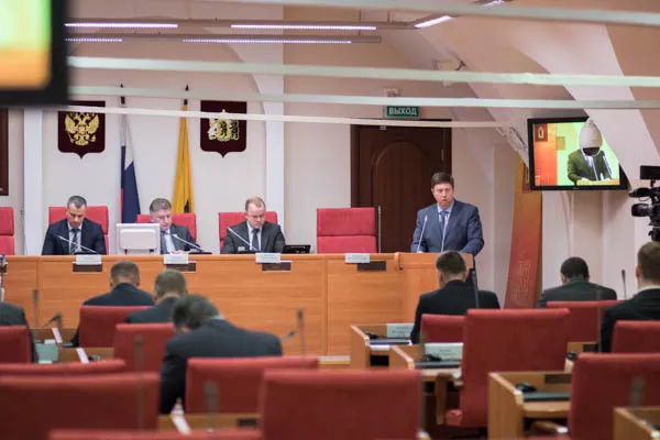 Депутатские полтора миллиарда против правительственных пятидесяти миллионов