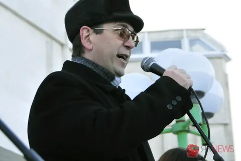 На митинг в поддержку мэра Ярославля собралось около двухсот человек. Фоторепортаж