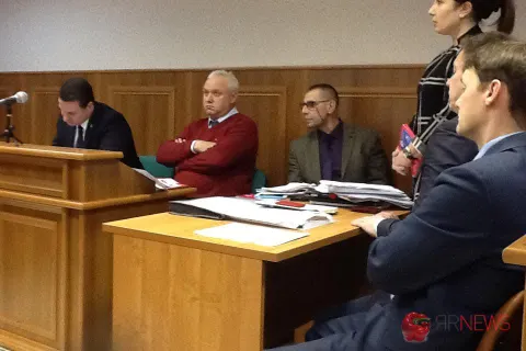 Суд отказал в удовлетворении ходатайств Урлашову и Лопатину