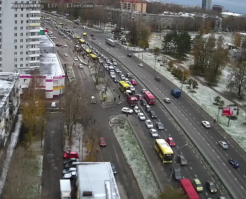 В Ярославле день жестянщика начался на Московском проспекте 