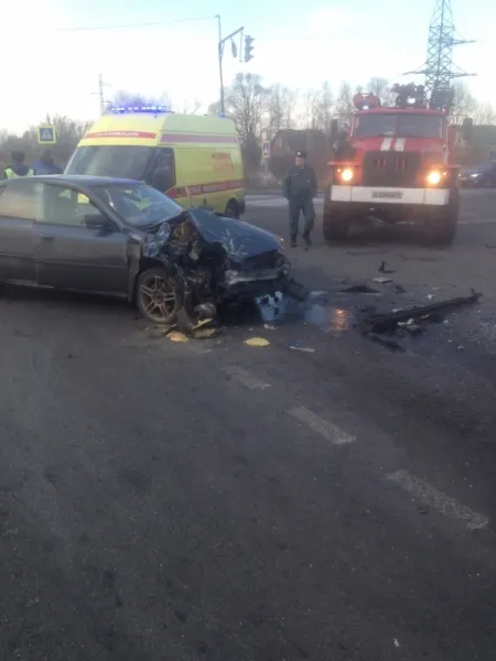 В воскресенье в ДТП в Ярославле погиб молодой мужчина