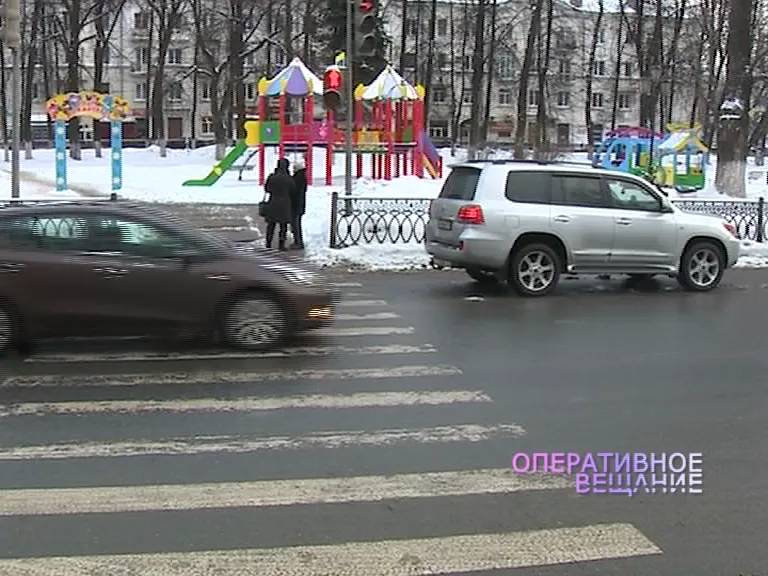 В центре Ярославля автомобиль сбил восьмилетнюю девочку на «зебре»
